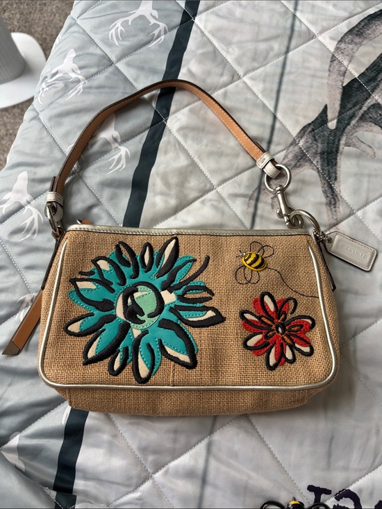 Coach Handbags - Coach Shoulder Bag GUC